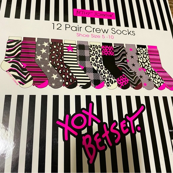 Betsey Johnson - Picture 5 of 6